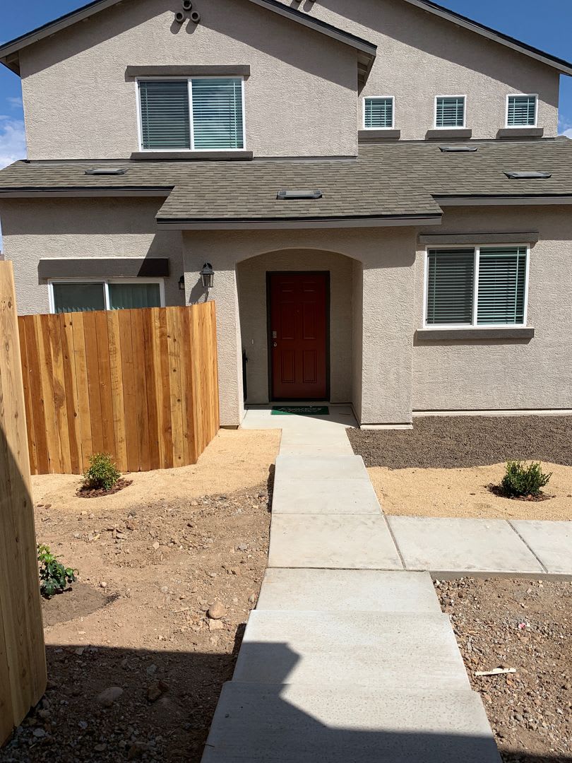 4 bedroom Townhome with $1000 Rent Credit