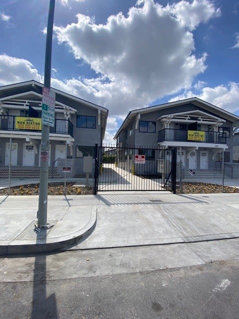 1018-1020 W. 42nd St