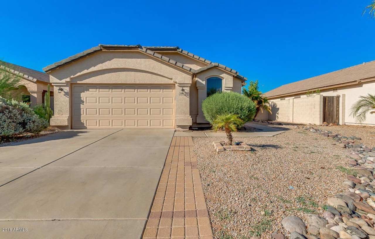 Beautiful 3 bedroom 2 bathin Mesquite Canyon!