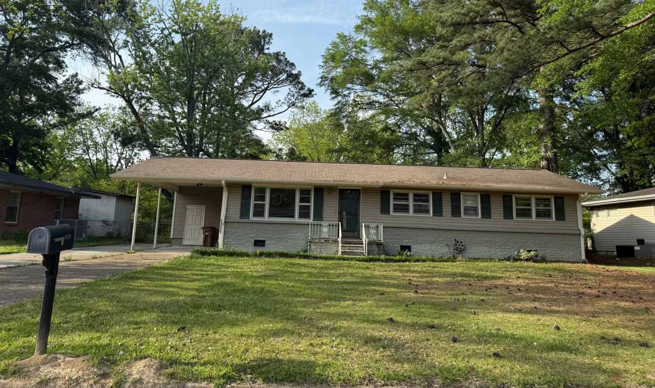 Welcome Home to Comfort and Charm in Decatur, AL!