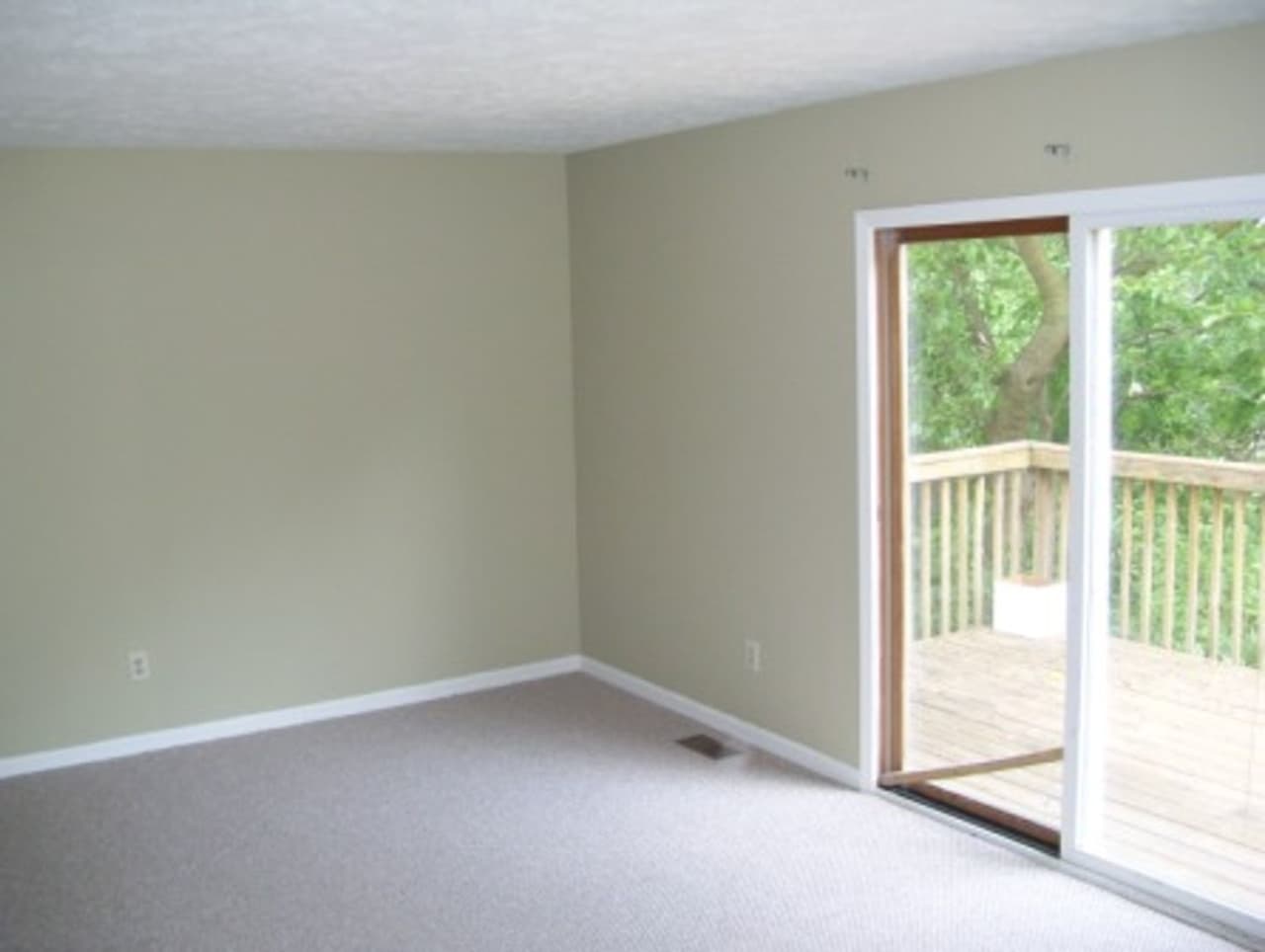 1127 Lafayette Ave- 6 Bedroom/2Bath WMU/ K-COLLEGE