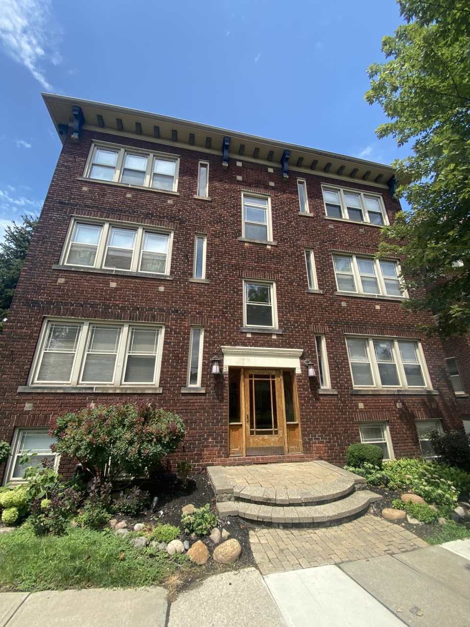 2549 Kenilworth Road - 1