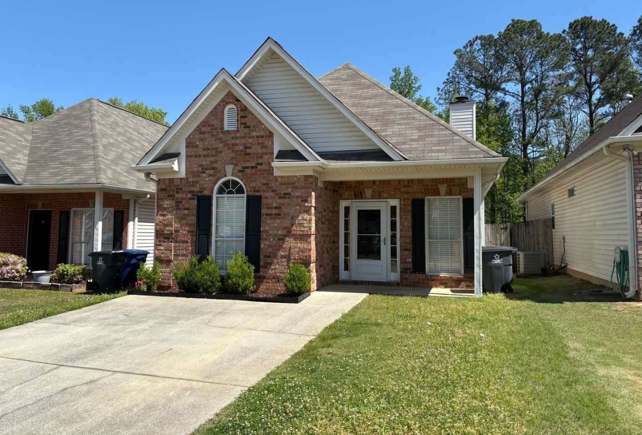 3bed/2bath Available Now!