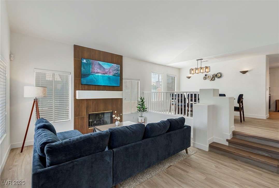 9156 Sapphire Point Avenue