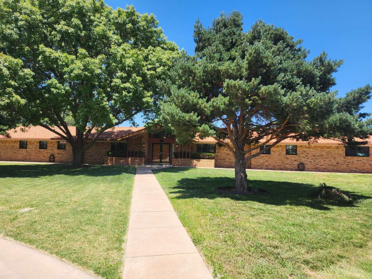 3 bedroom 3 bath home - 516 Diamondhead Way, Clovis, NM