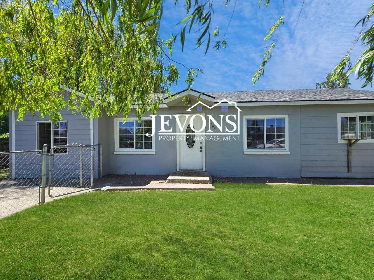 3-bedroom home near Yakima Valley College with convenient US-12 access for commuting