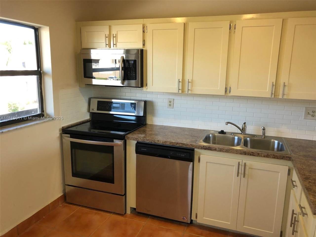 250 W Park Dr