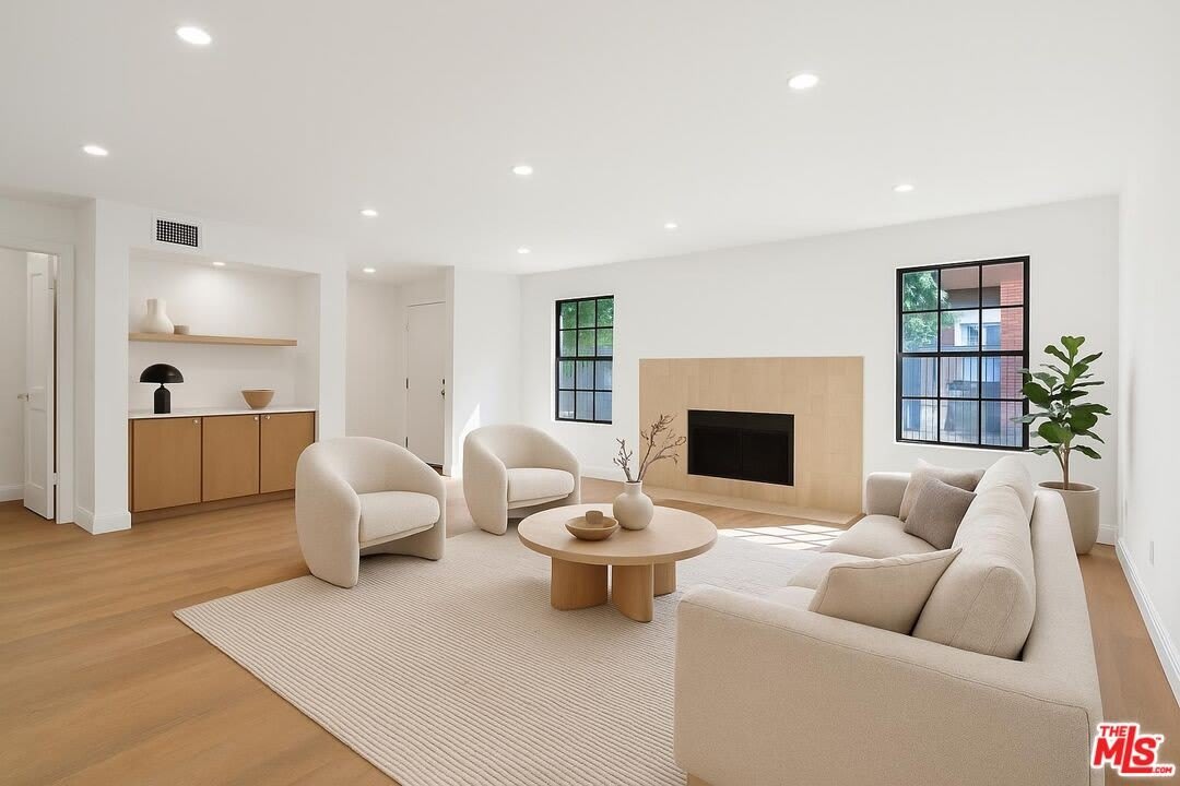 2541 Stoner Ave unit: 2