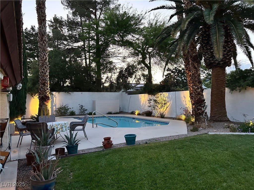 7512 Dry Pines Circle