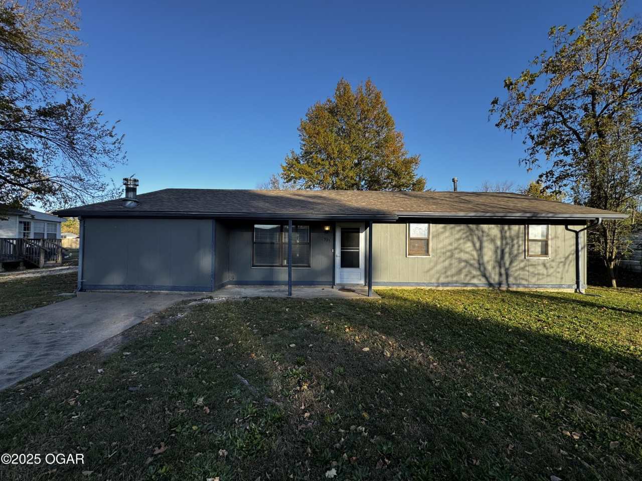 925 Roosevelt Avenue