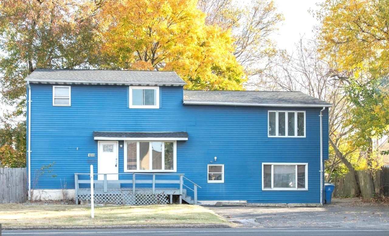 Spacious 6 bedroom - **1 MONTH FREE RENT**