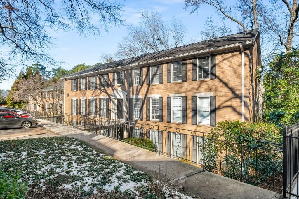 1101 Collier Road NW