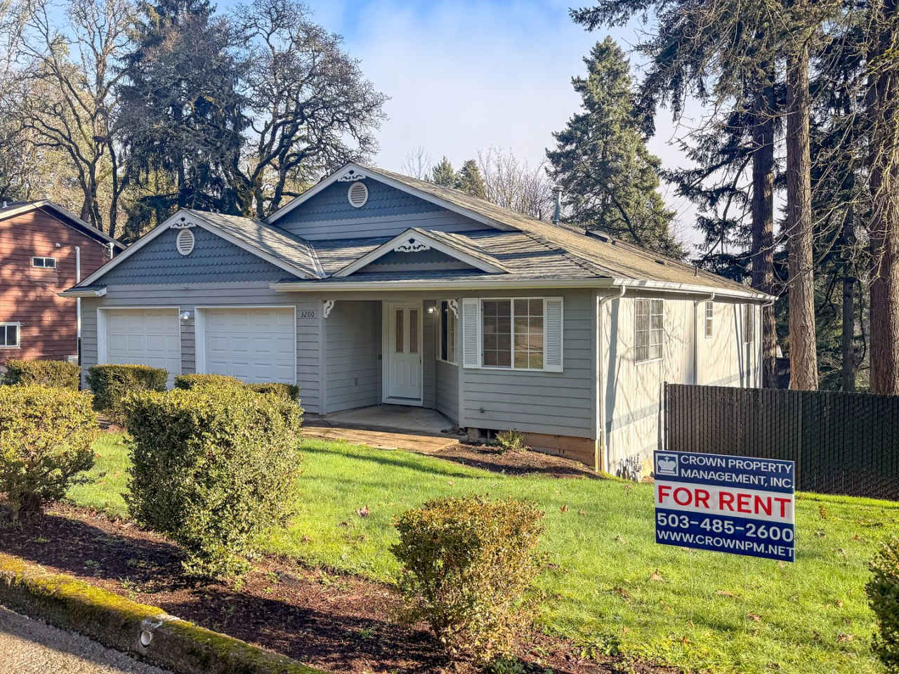 Large Home Overlooking Clark Creek Park ~ Lorian 3200