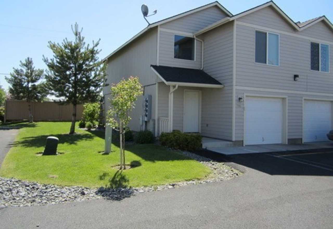 2 Bedroom Townhome in SW Redmond!