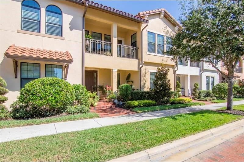 4886 YACHT CLUB DRIVE