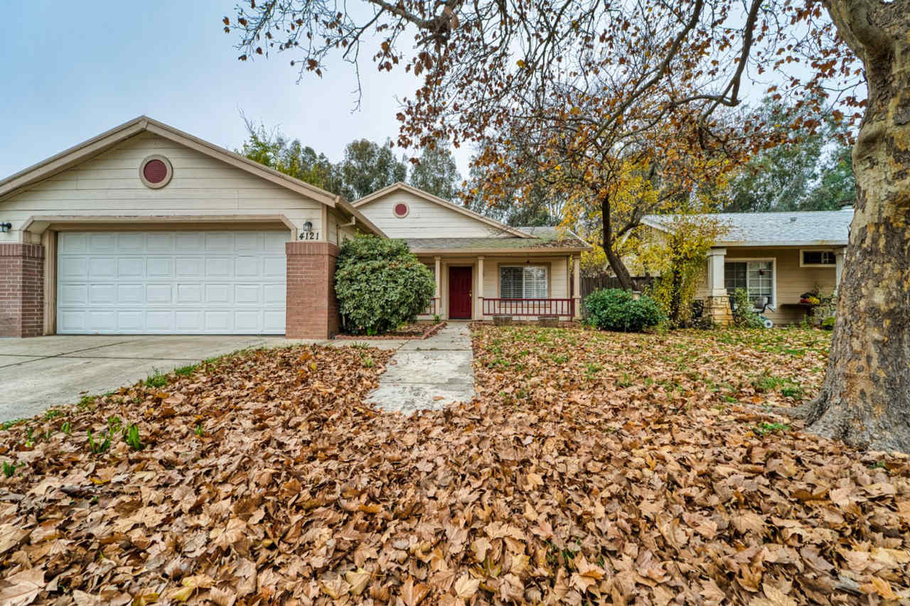 Olivehurst Living: 4 Beds, 2 Baths with Easy Commuting
