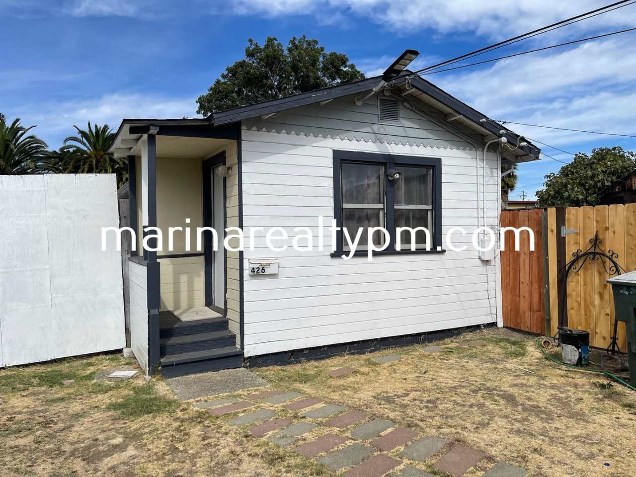 Welcome home to this 1 Bedroom 1 bath cozy cottage