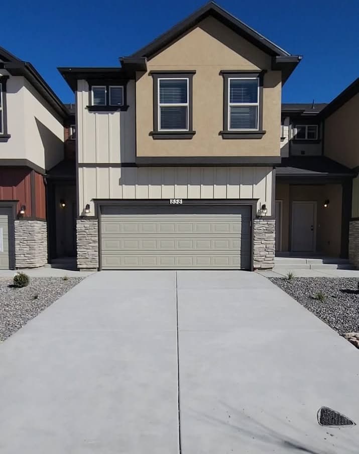 858 North Old Fort Drive