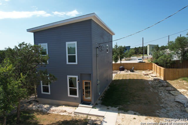2076 Dry Creek