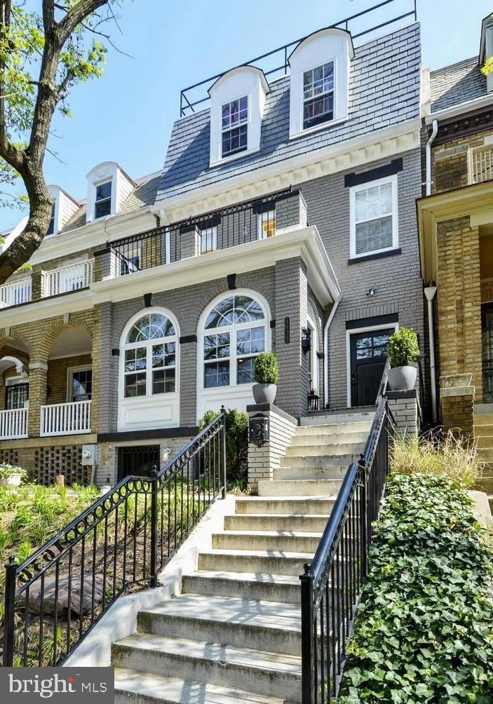 1636 ARGONNE Place NW unit: 2