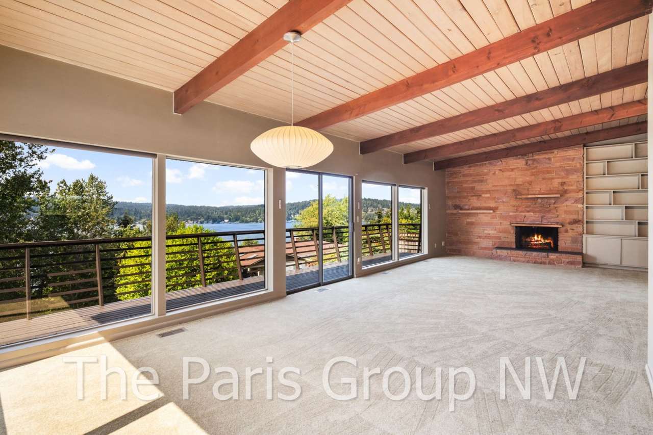 Extraordinary 4BR, 4200sf Mid Century Water View Home with Amazing Outdoor Spaces