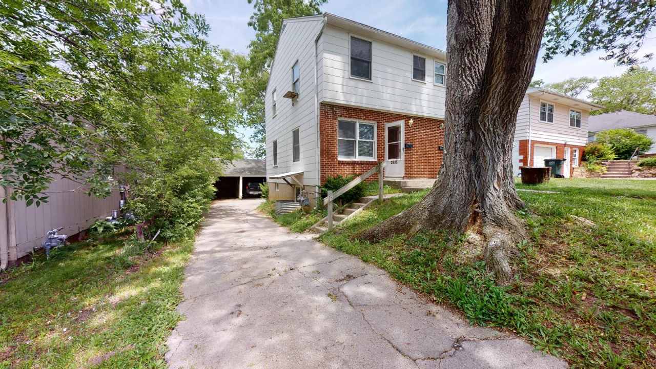 Great Location - Available August 1st