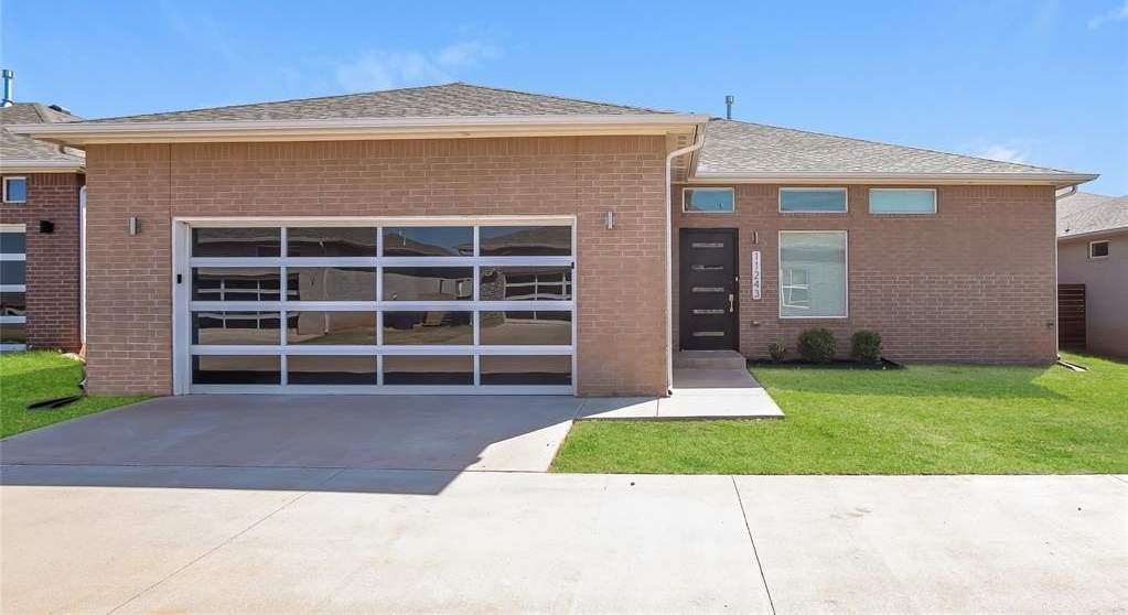 11243 Paradise Out Lane