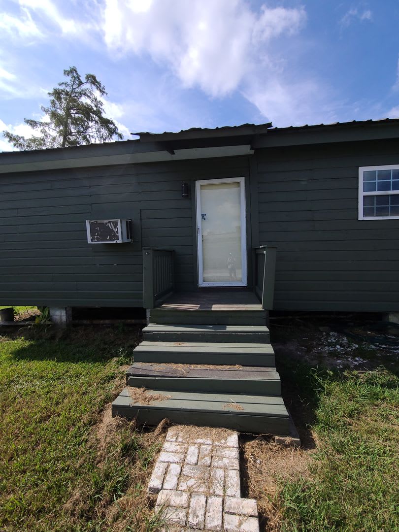 Cute 2/2 Apartment in Moss Bluff!