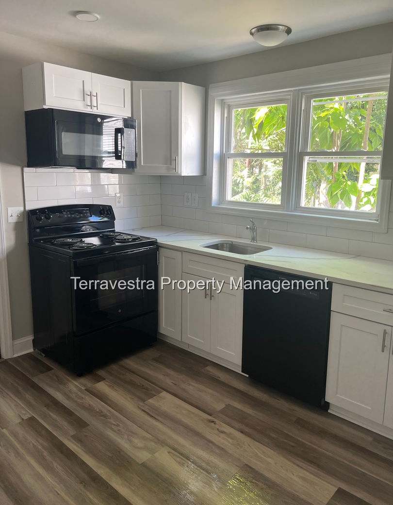 4 Bedroom Single Family in Millville!