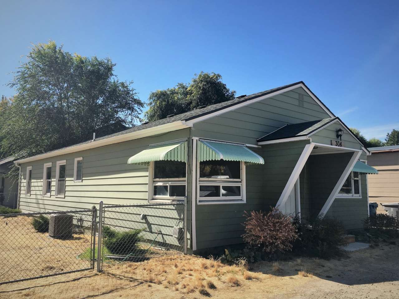 Affordable 3 bd, 2 bath home in the heart of Garden City just off Chinden  39th.