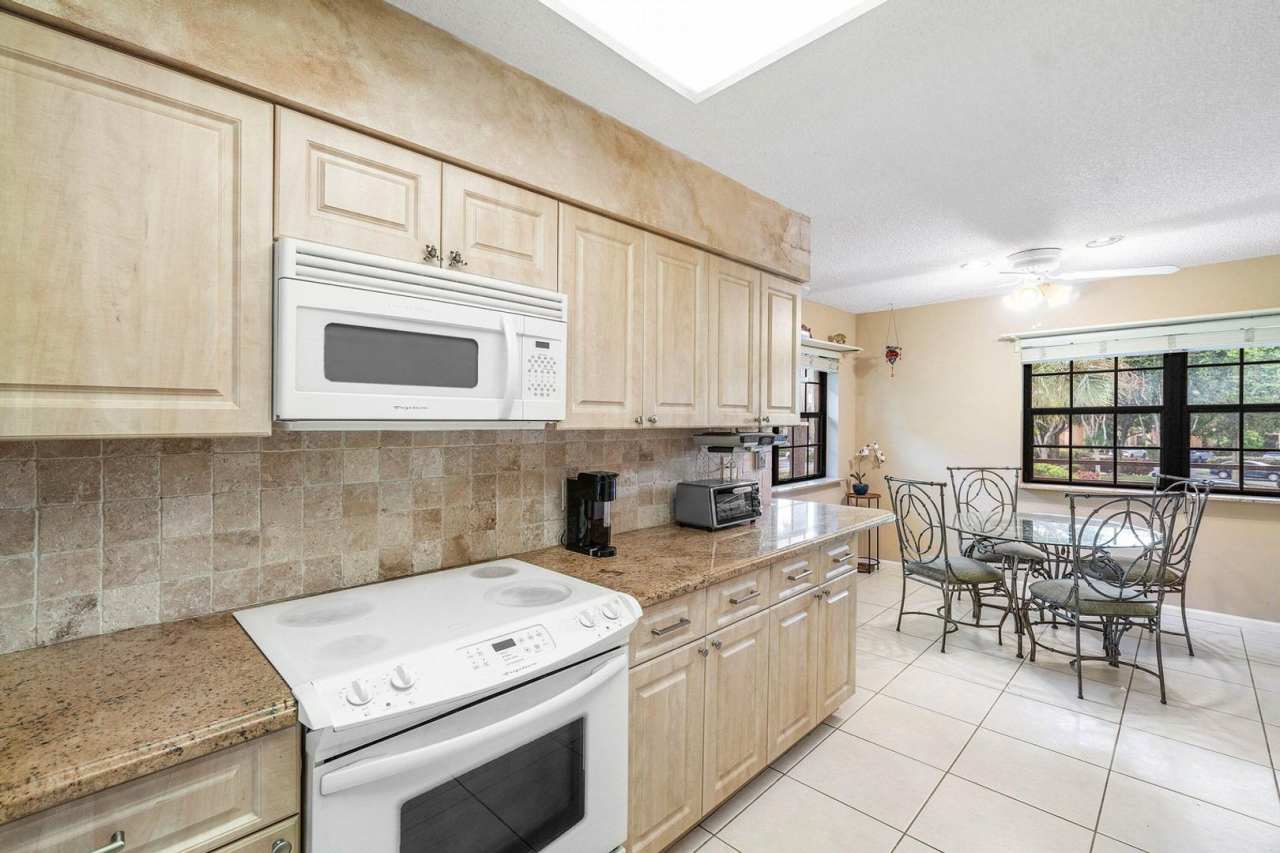 6446 Aspen Glen Circle, Boynton Beach, FL 33437