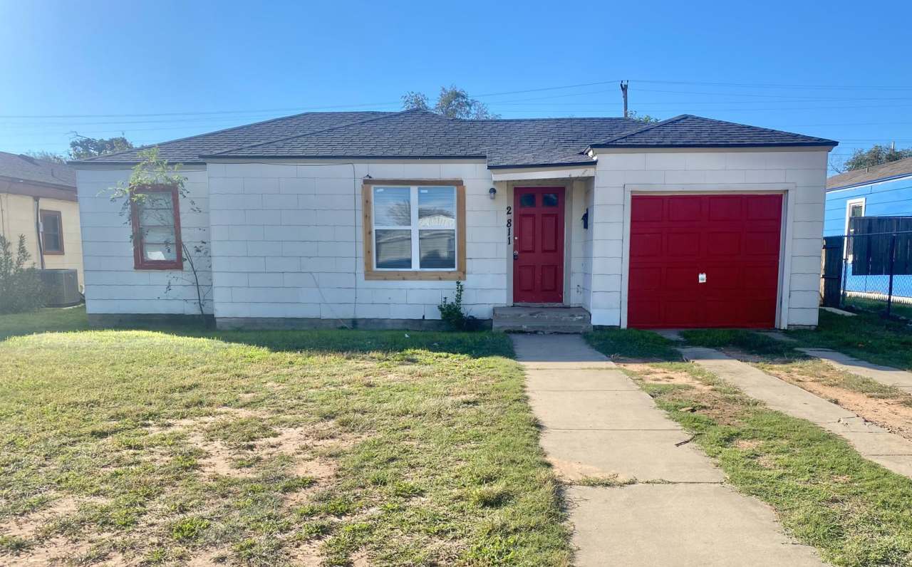 2 bed 1 bath 1 car garage available now