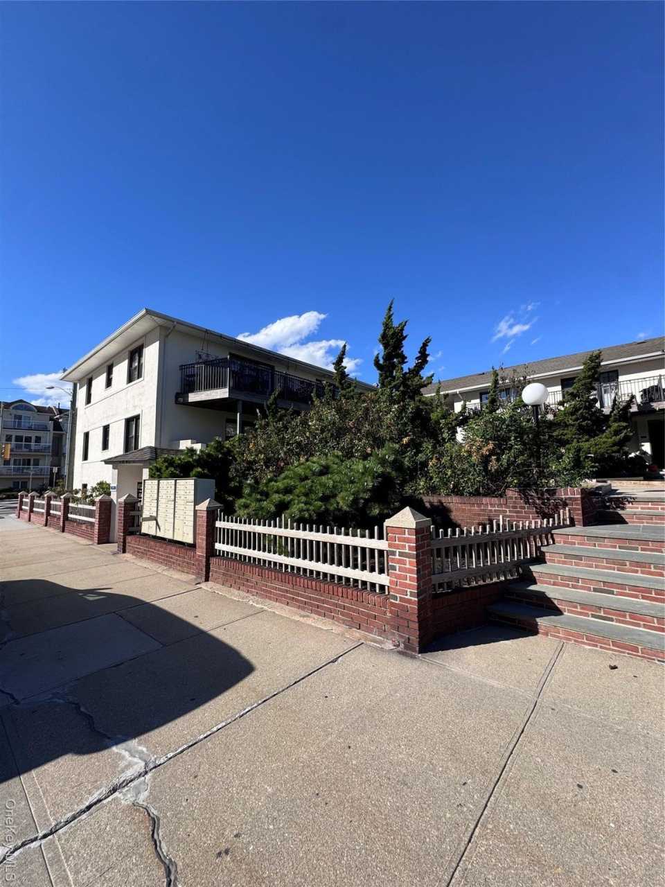 65 W Broadway unit: 7G