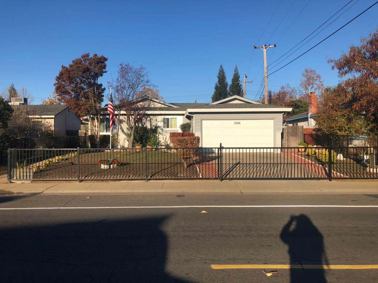 Clean Neat 3 Bedroom 2 Bathroom 1008 sft Rancho Cordova Home for Lease.