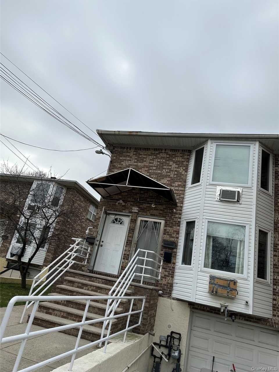 83-14 Homelawn Street unit: Second Floor