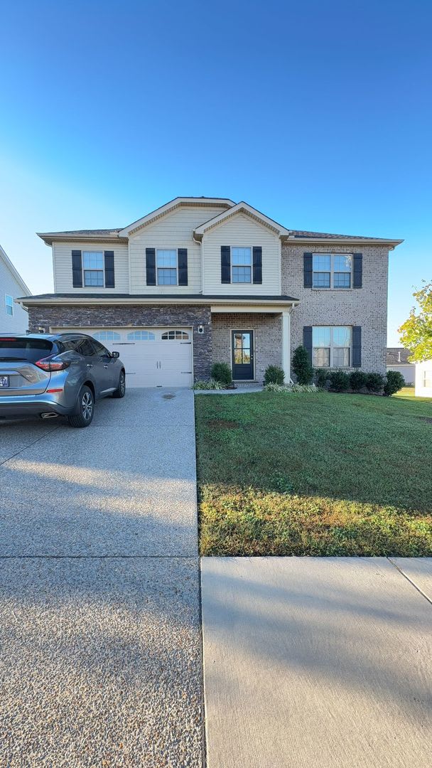 AVAILABLE NOW!! Beautiful 4 bd in Cambridge Farms!