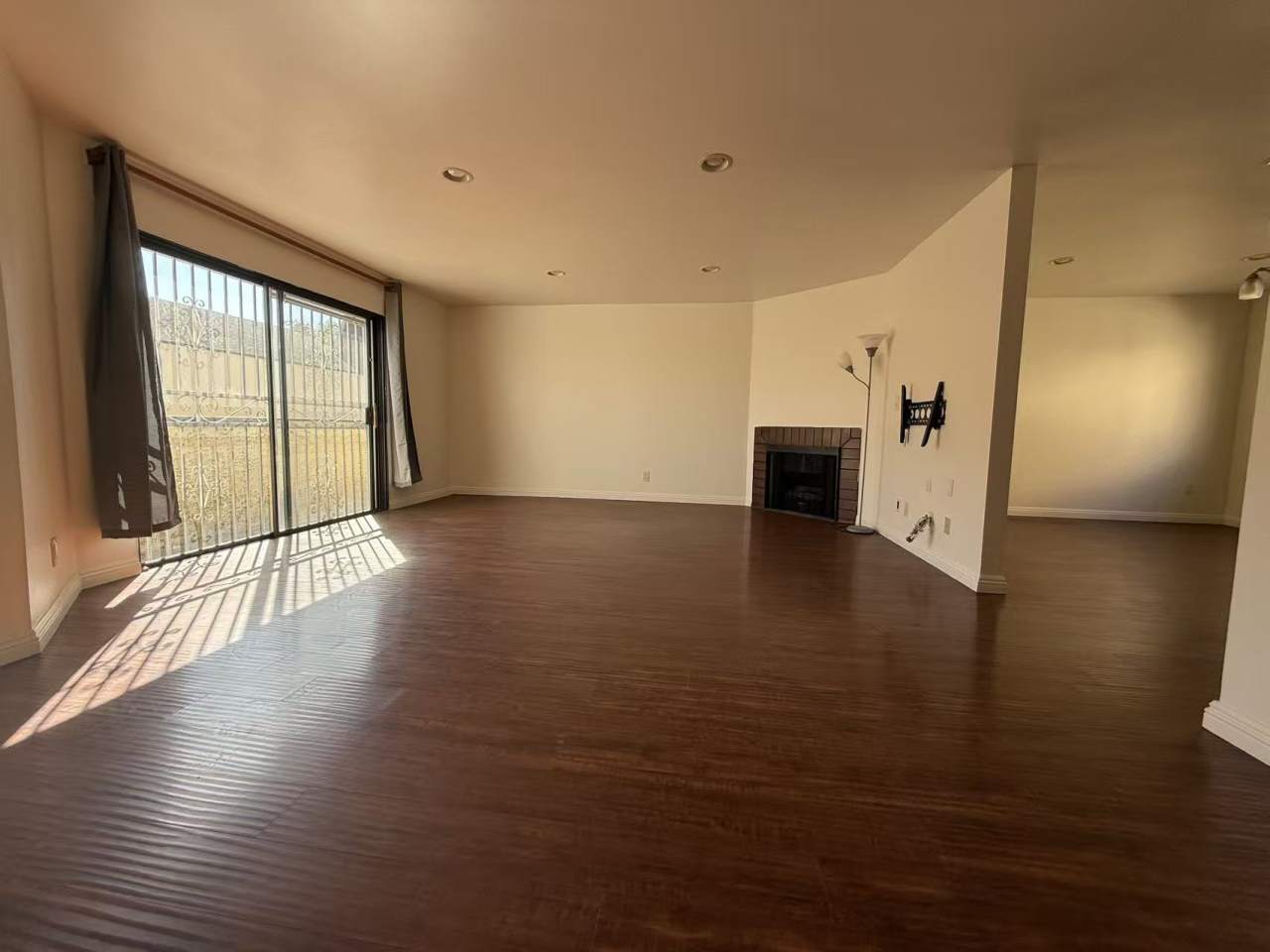 5122 Rosemead Boulevard - C