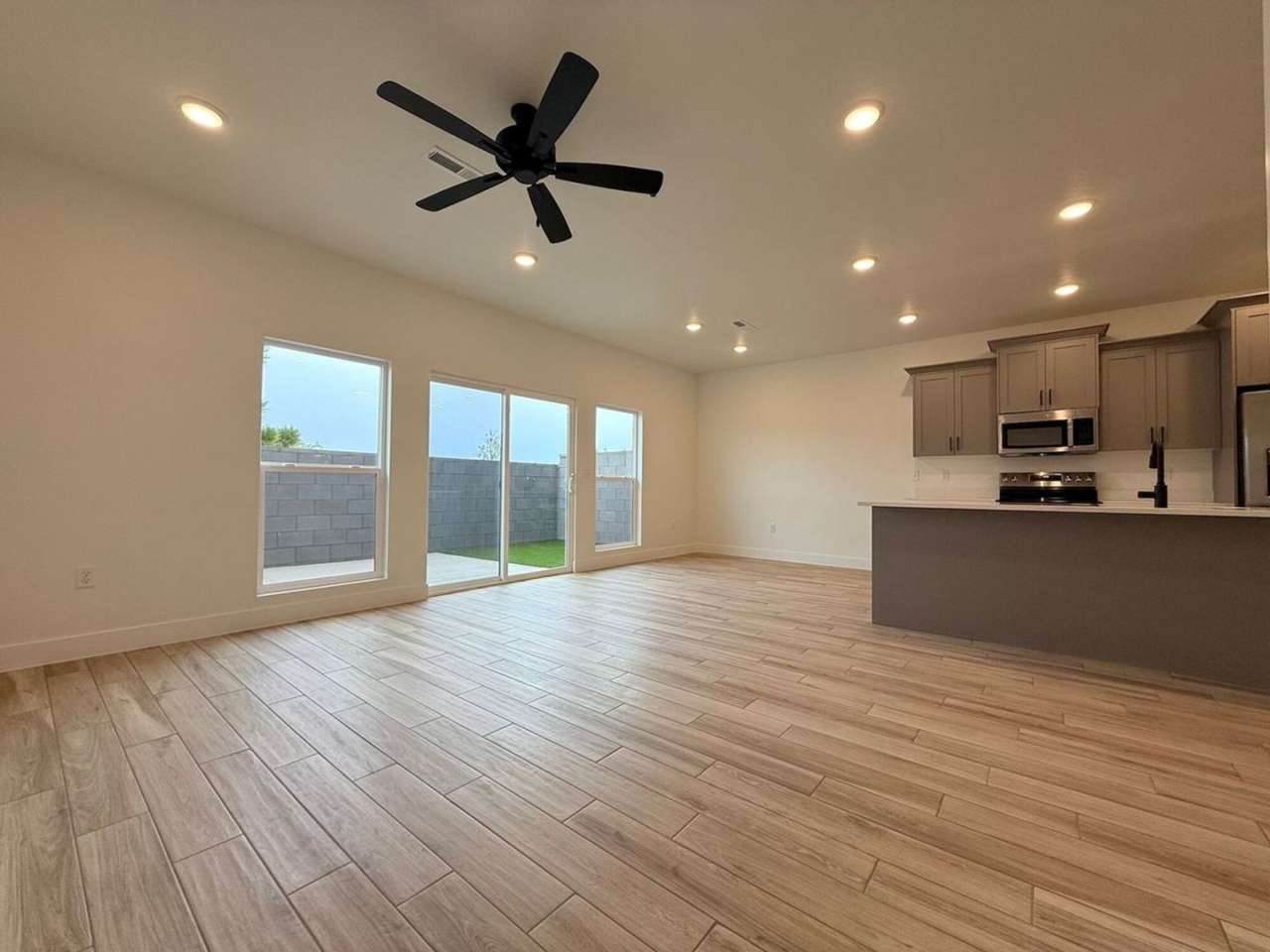 Brand New Hurricane Heights Town Home