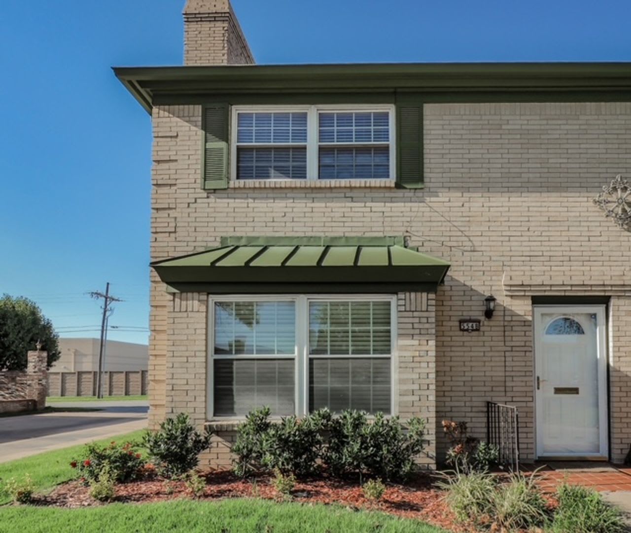 Beautiful midtown condo