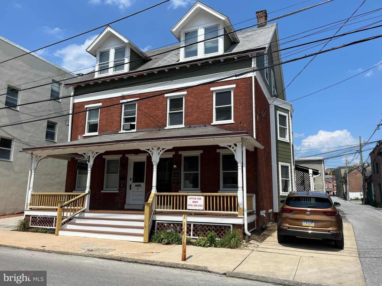 27 S DARLINGTON Street