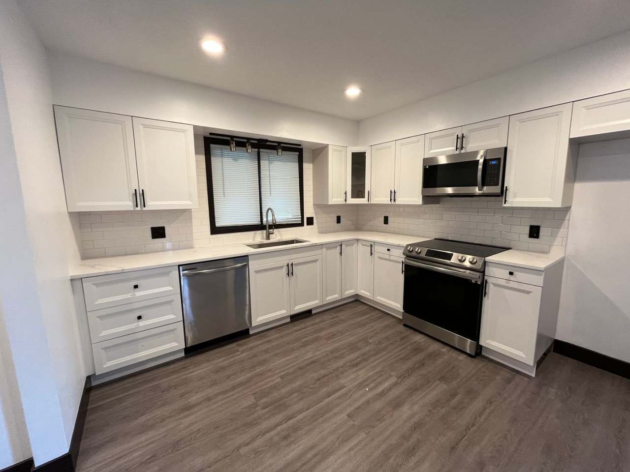 Updated Kitchen, carpet and freshly 3 bedroom / 2 bath home is right off Hwy 169 and Anderson Lakes Parkway