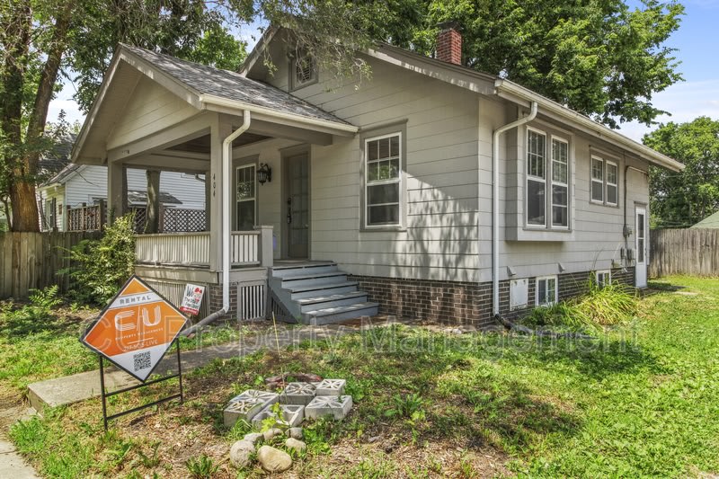 404 East Illinois Street