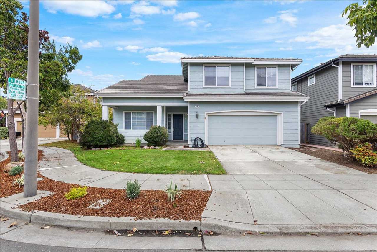 16 Smith Ct - 4 bedroom | 2.5 bathroom | Single family home