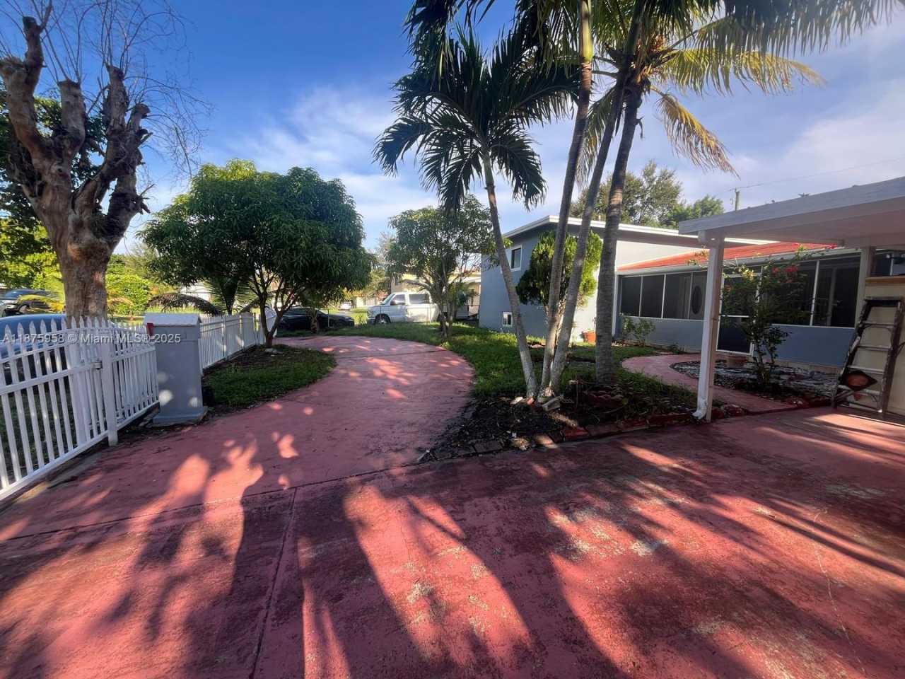 1330 NE 203RD ST MIAMI, FL 33179