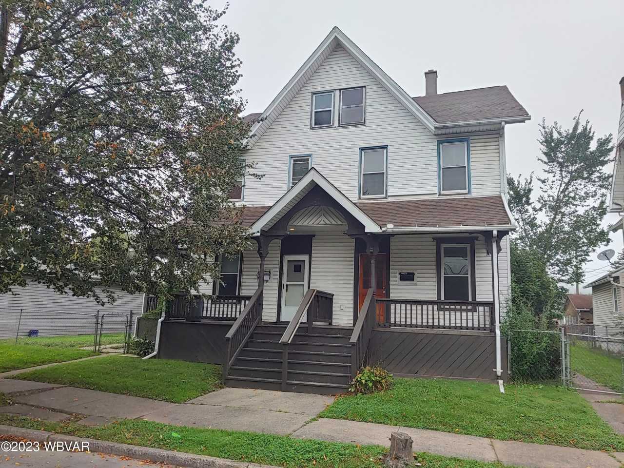 956 MEMORIAL AVENUE