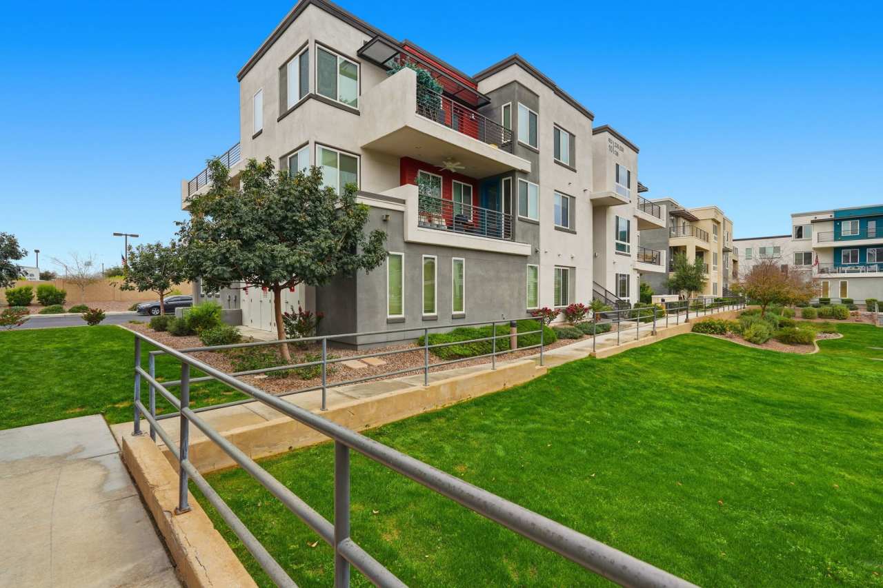 1250 N Abbey LnUnit 237