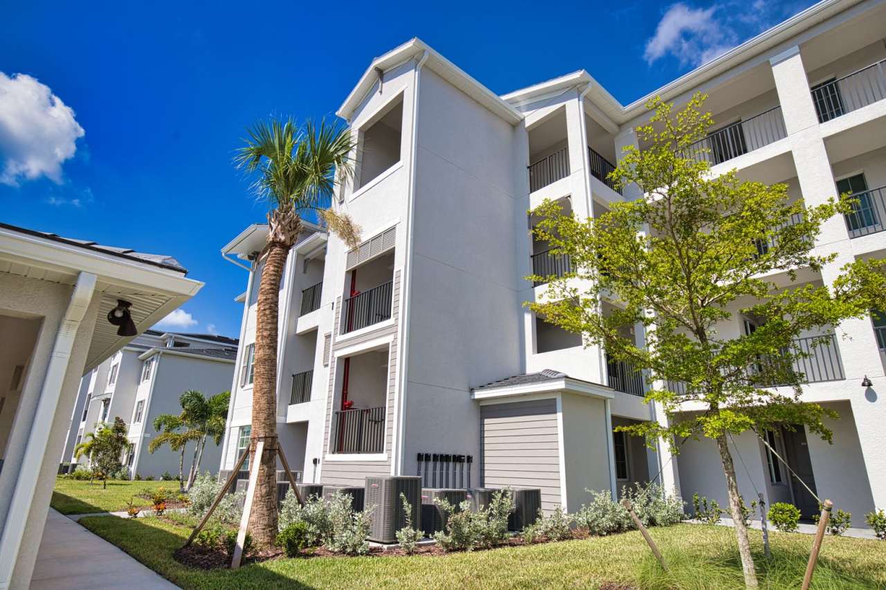 Golf Transfer New Construction 3-Bedroom 2-Bathroom First Floor Condo in the desirable Wellen Golf and Country Club – Minutes from Downtown Wellen Park and Braves Stadium!