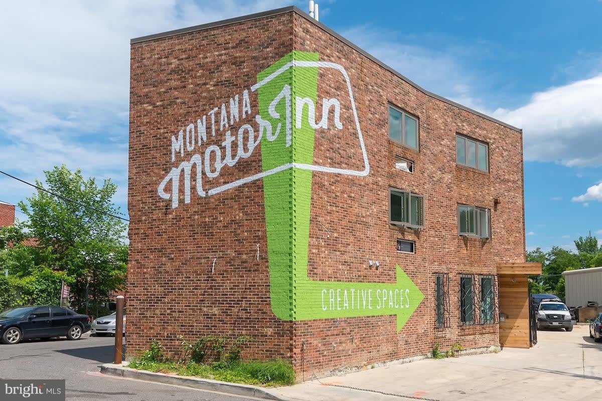 1800 MONTANA Avenue NE