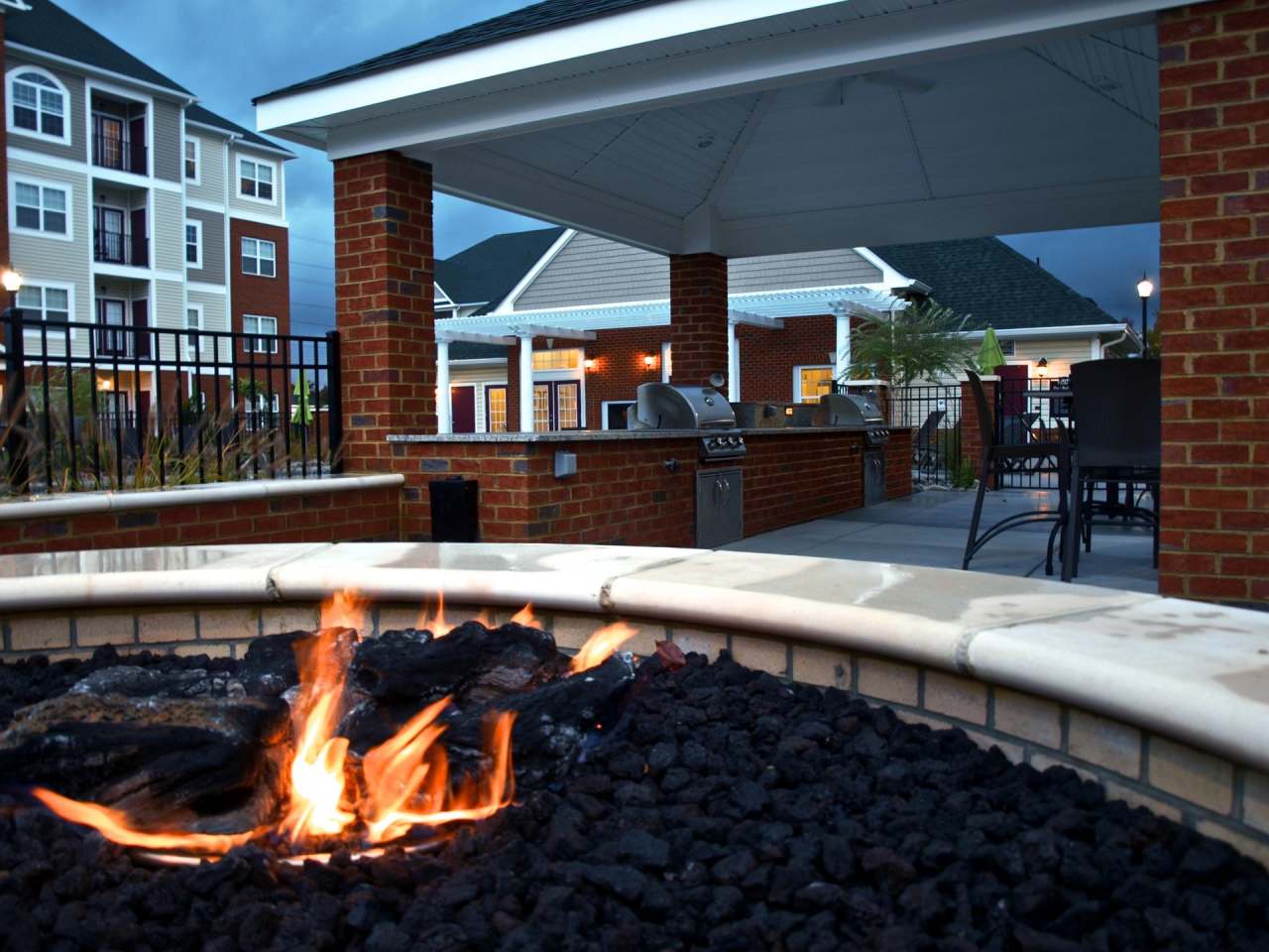 A1 | 1 Bed 1 Bath | 834 sf | $1564-$1877 | 6 to 15 month Lease Terms