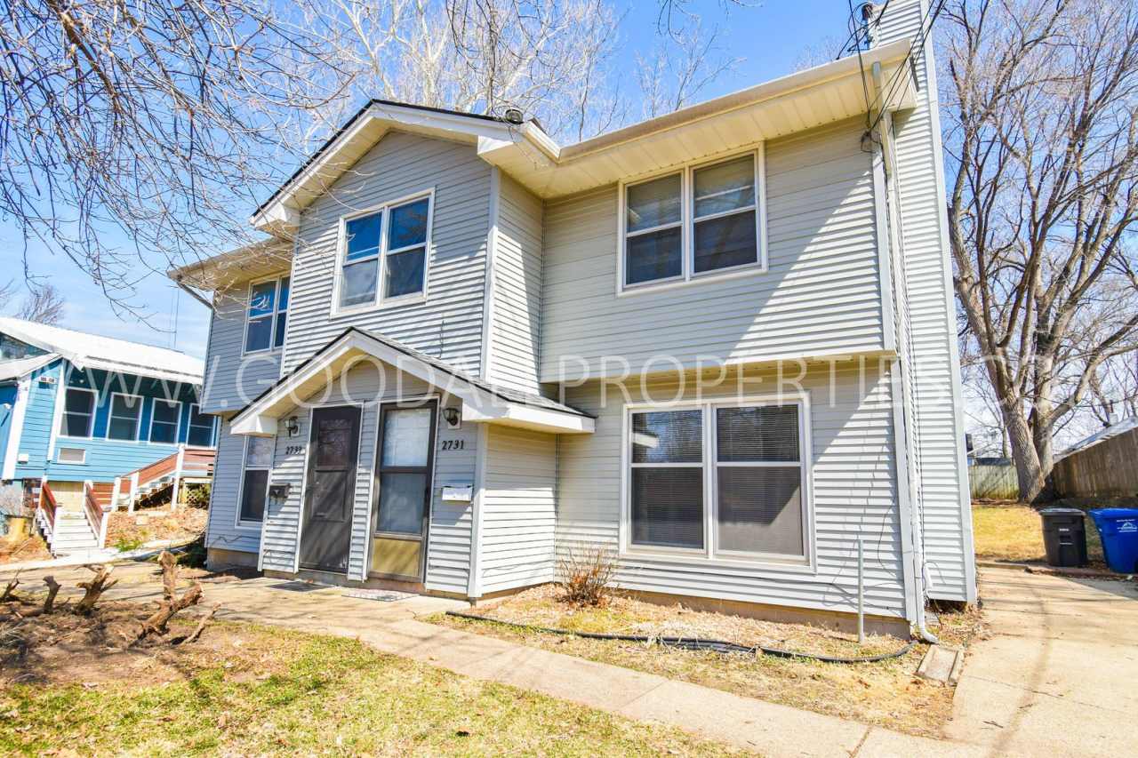 MOVE IN SPECIAL! $200 off your first month's rent! 2 Bedroom 1 Bathroom 2 story Duplex located right off of Merle Hay